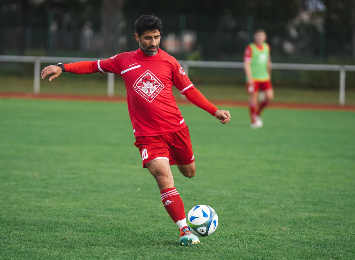 Cara Melatih Kaki Agar Kuat Menendang Bola