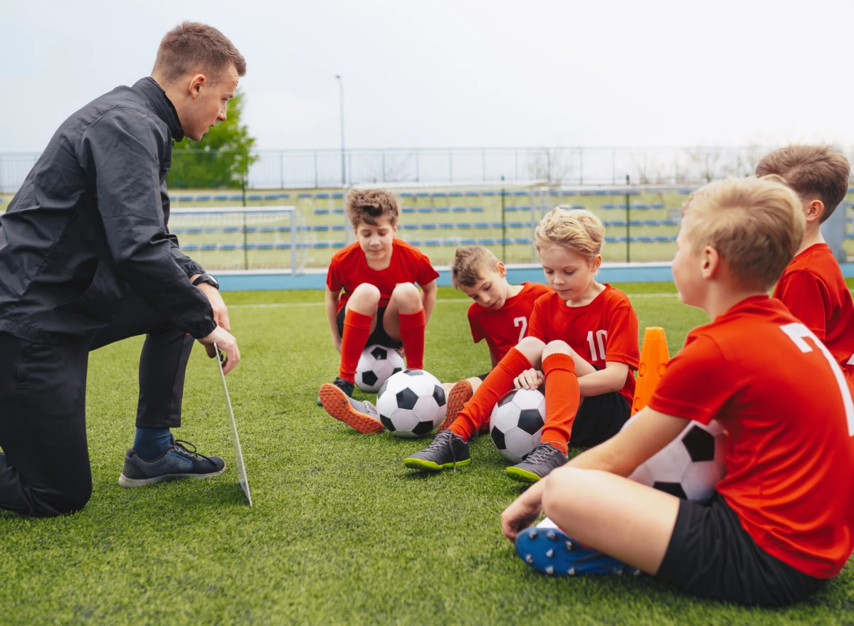 Cara Menjadi Pelatih Sepak Bola Dari Awal Hingga Profesional