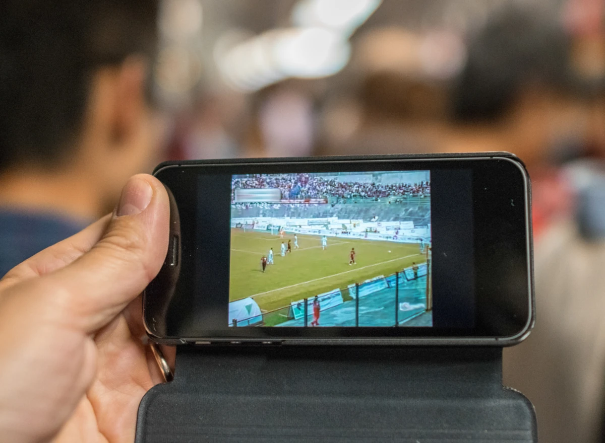 Cara Menonton Sepak Bola Live di HP Mudah dan Gratis